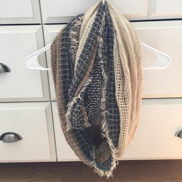 Infinity scarf 🧣 - Picture 2 of 3